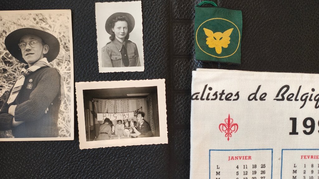 Lot scouting foto scout kalender badge België, Verzamelen, Scouting, Verzenden, Gebruikt