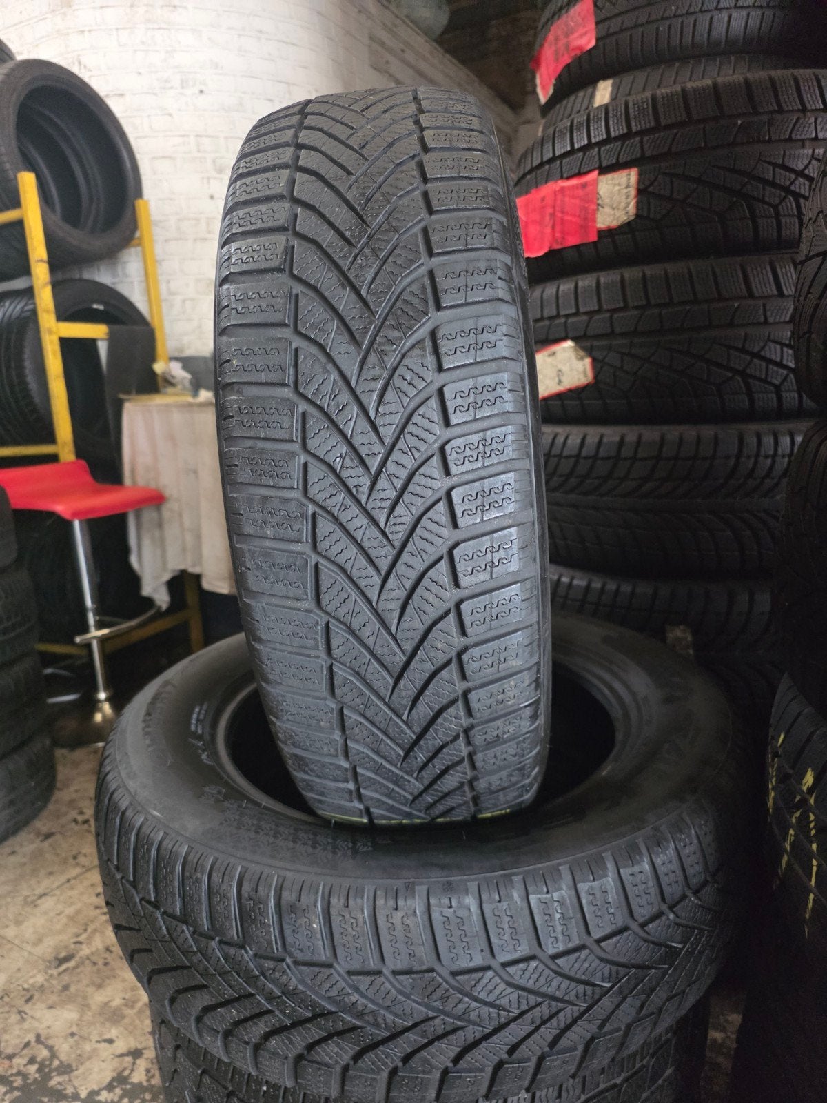 215 65 17 falken avec montage et équilibrage, Enlèvement