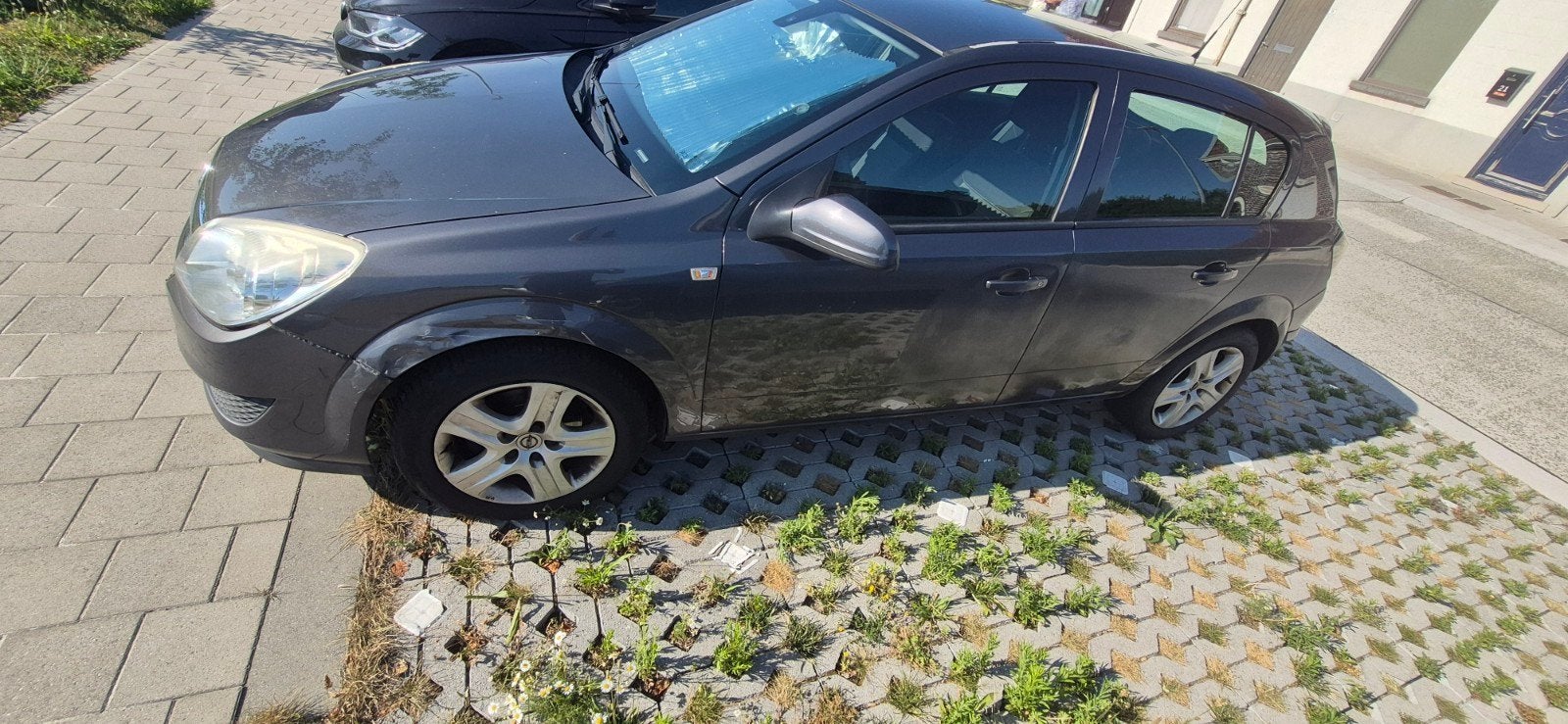 Opel te koop – €2.200
 Opel
 Motor: 1.4 benzine
 Kilom, Ophalen of Verzenden