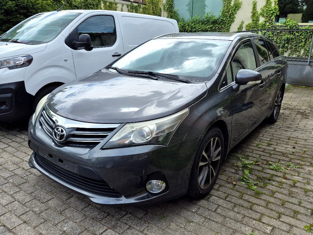 Toyota Avensis 1.6i | Navi | Camera | Airco | Trekhaak, Auto's, Toyota, Euro 5, Avensis, Zwart, 4 cilinders