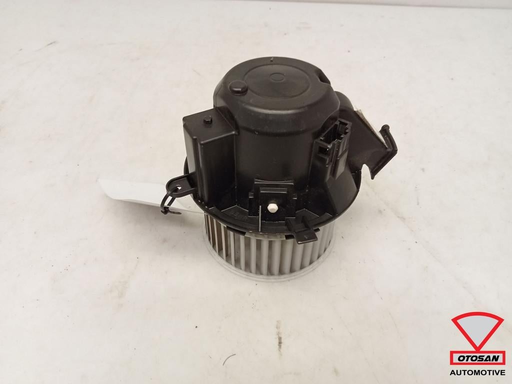 Moteur de chauffage soufflant Smart Fortwo Renault EE795002, Mercedes-Benz AG, Utilisé, Mercedesstrasse 120
70372  Stuttgart, DE