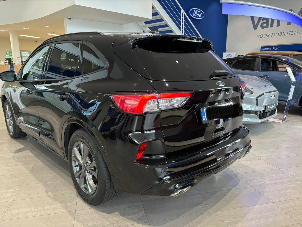 Ford Kuga, Autos, Achat, Boîte manuelle, Entretenue par le concessionnaire, Noir