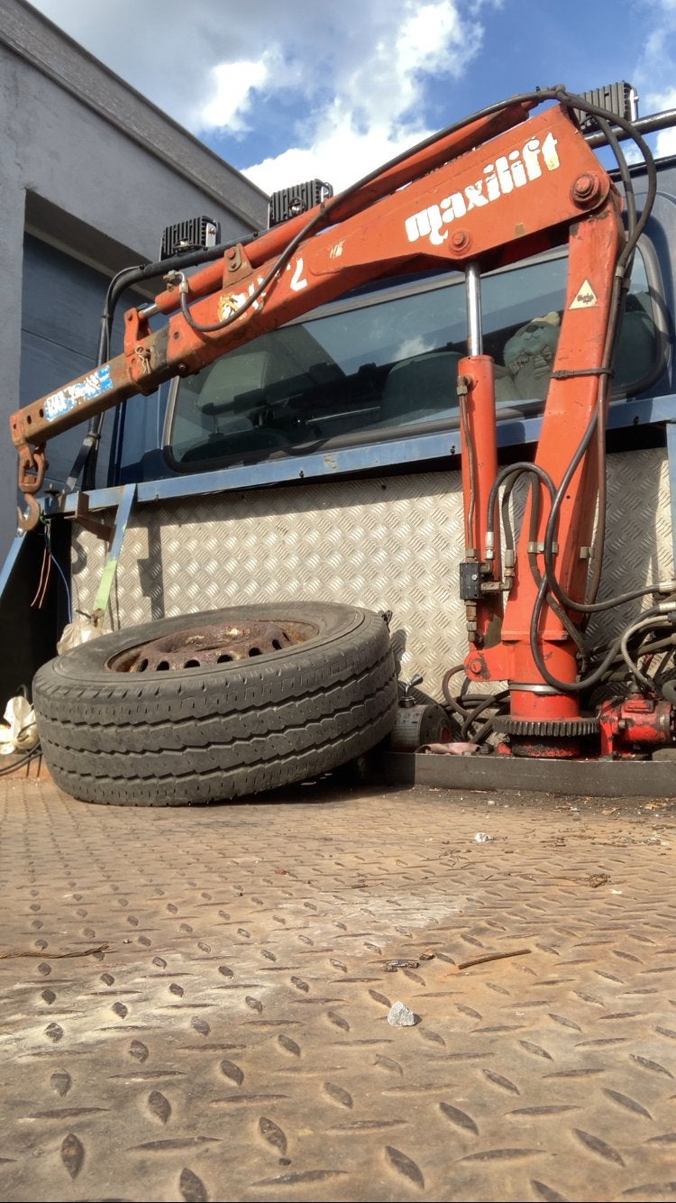 Kraan, gedemonteerd, in goed staat. Richting knop werk, Ophalen