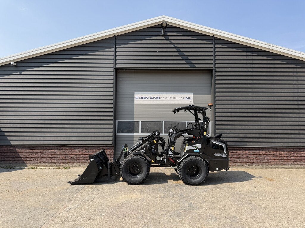 Giant G2700 X-TRA HD+ minishovel NIEUW BLACK EDITION tandemp, Tobroco, Info@tobroco.nl, Sprendlingenstraat 57
5061 KM  Oisterwijk, NL