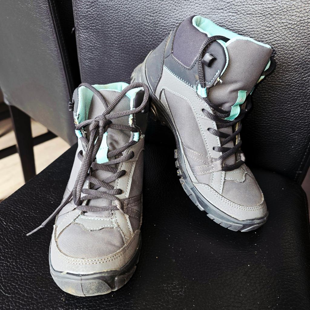 Quechua wandelschoenen / outdoorschoenen
Maat 37, Verzenden, Schoenen