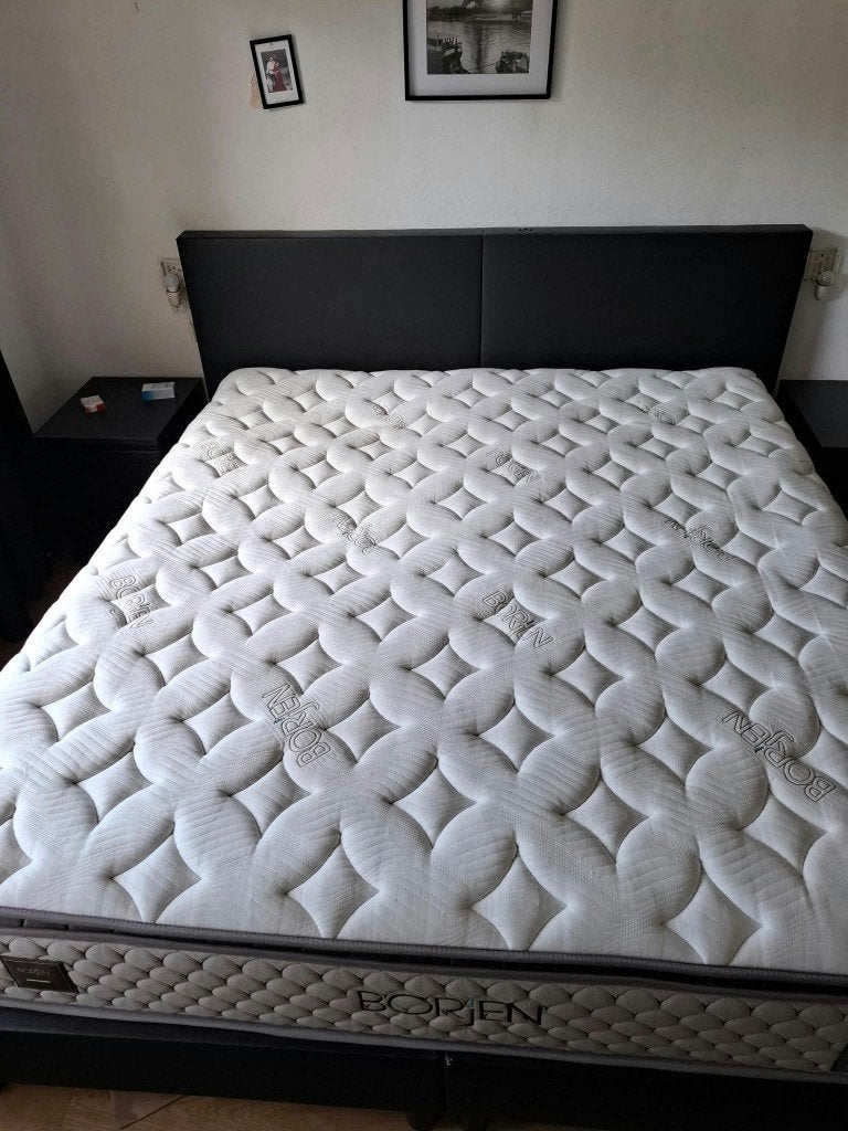 Gratis bed en matras (twv 1060 EUR) voor maar 150 eur, Ophalen, Gebruikt, Zwart, Tweepersoons