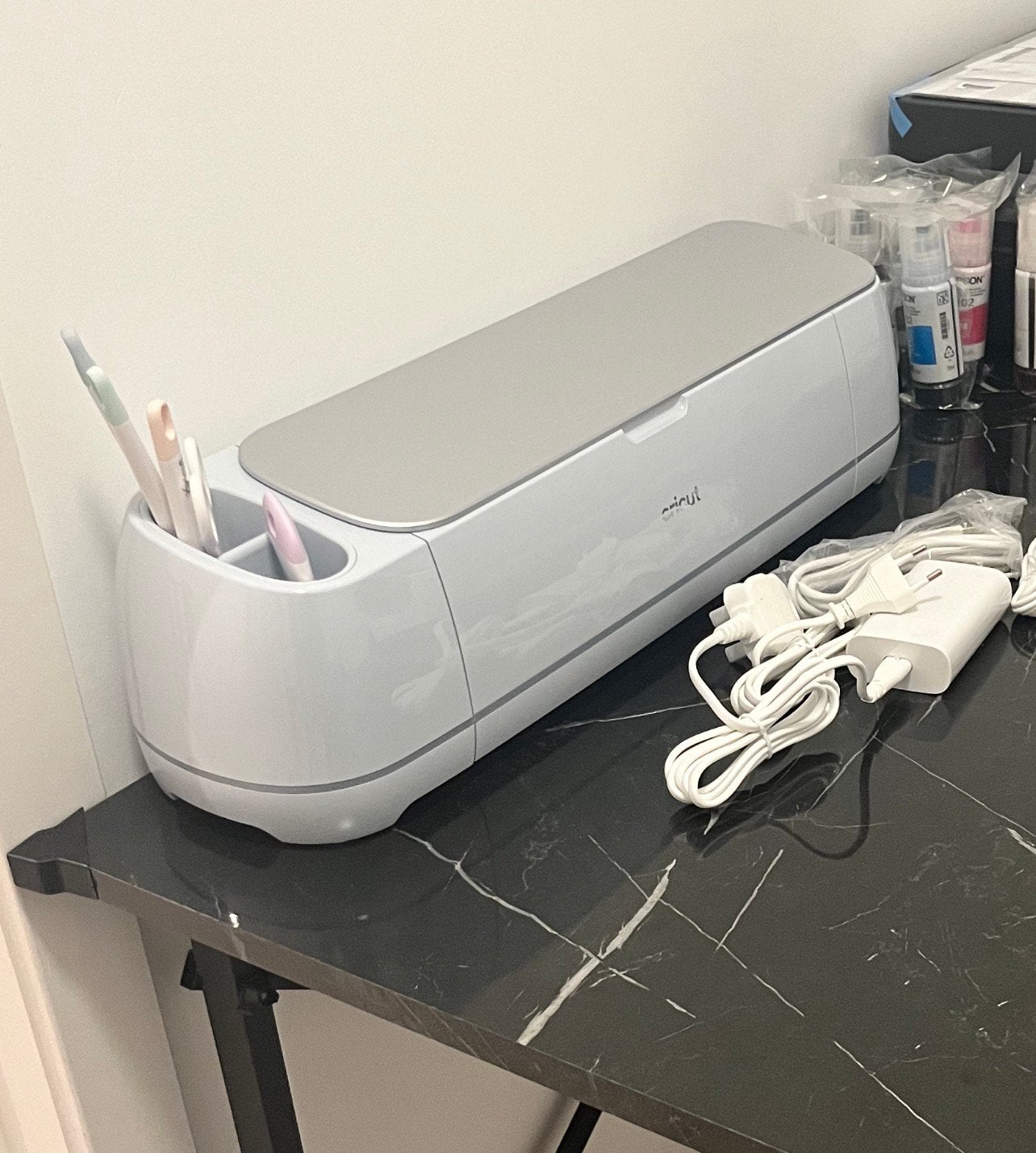Cricut Maker 3 + Essentials - Nieuw in doos!, Hobby & Loisirs créatifs, Enlèvement, Comme neuf, Cricut