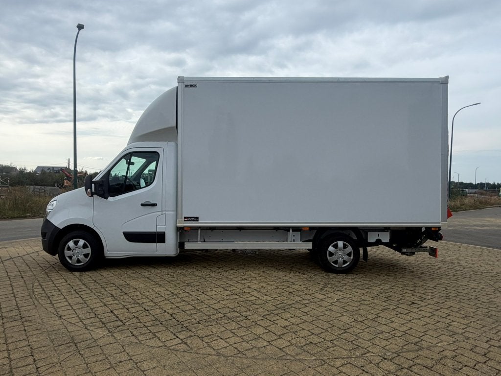 Renault Master 20m3 lift / 2.3 163 cv / 31396,69€ htva, Autos, Euro 6, 3 places, Entretenue par le concessionnaire, Noir