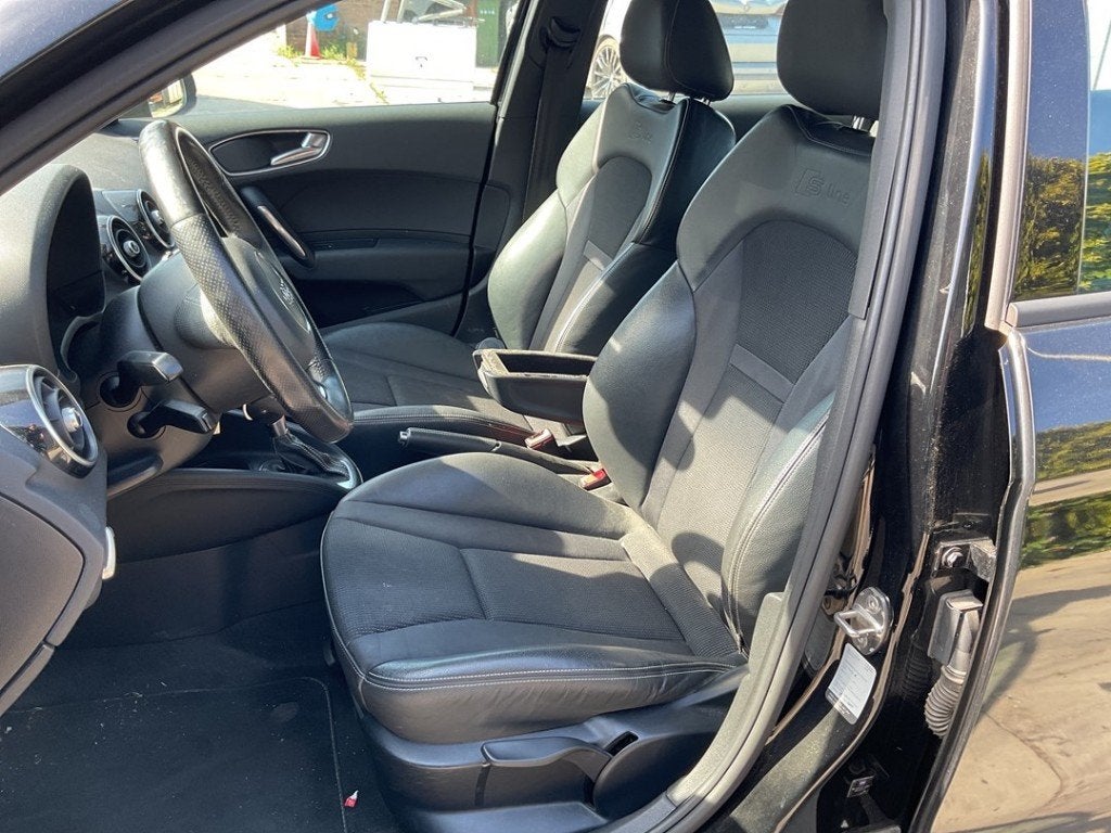 INTERIEUR COMPLET Audi A1 Sportback (8XA / 8XF), Auto-Union-Straße  1,
85057  Ingolstadt, DE, Info@audi.de, Audi, Utilisé