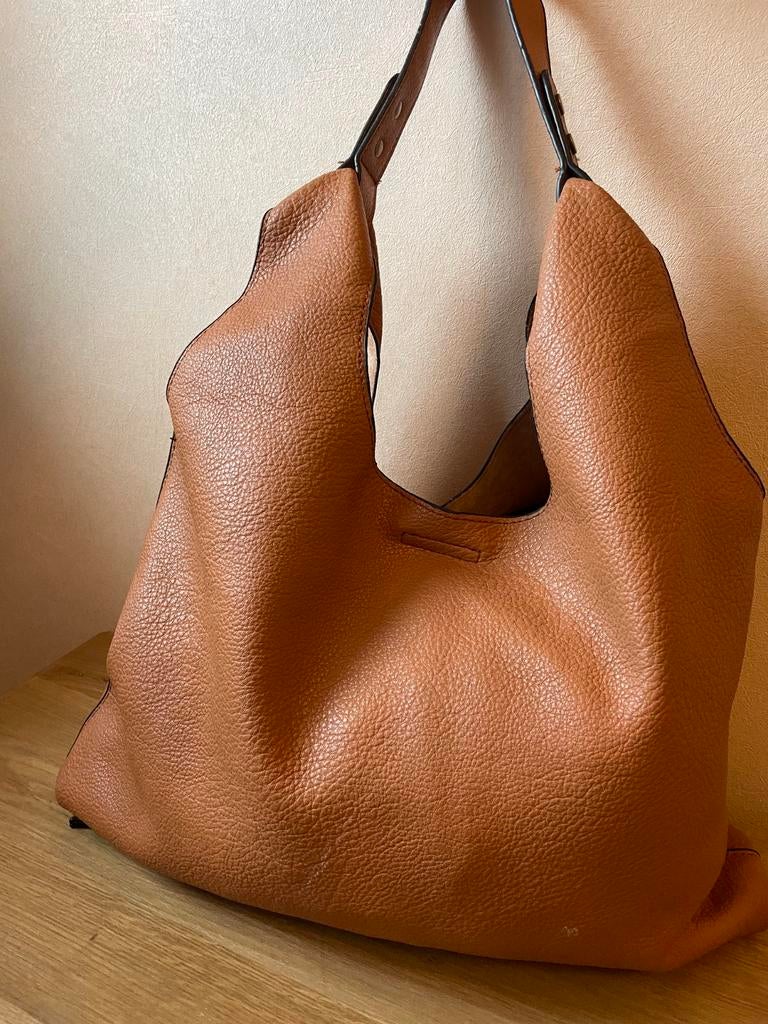 Handtas met extra handtas, Handtassen en Accessoires, Tassen | Damestassen, Ophalen, Zo goed als nieuw, Bruin, Schoudertasje