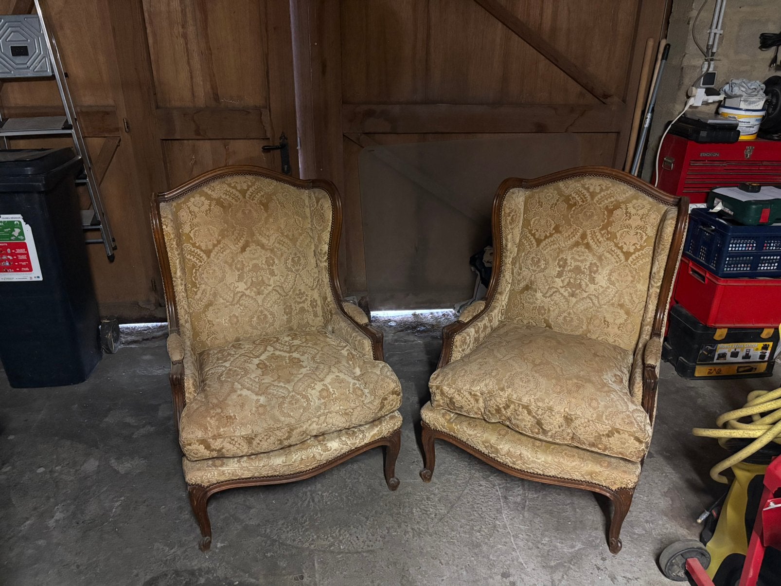Fauteuils Bergères, Enlèvement