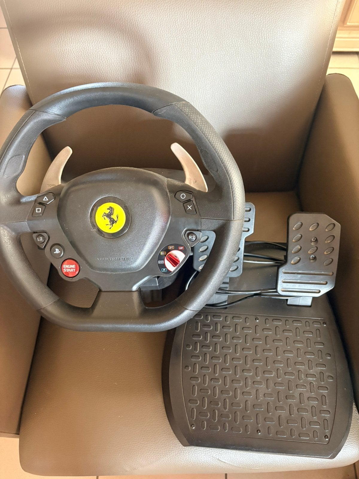Thrustmaster T80 Ferrari 488 GTB + Pedalen – Racing Wheel, Enlèvement, Comme neuf
