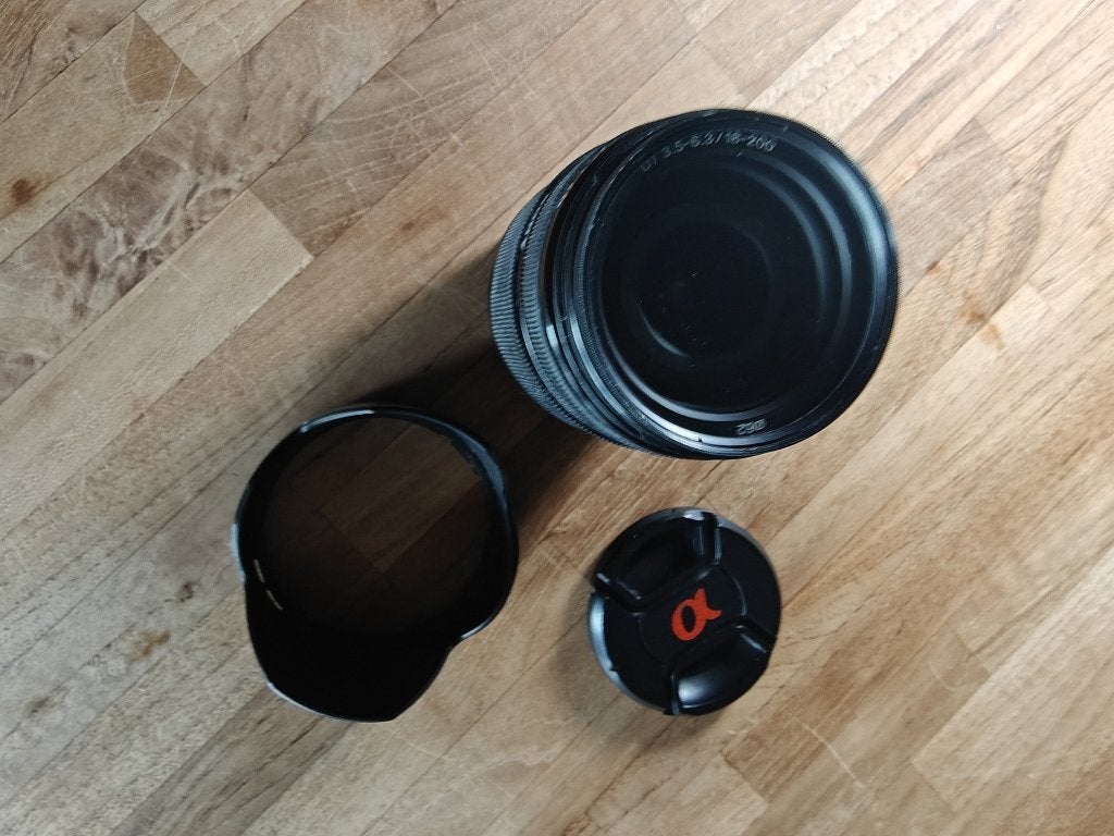 Sony 18-200mm A-mount lens, Téléobjectif, Monture Sony A, Utilisé, Filtre inclus