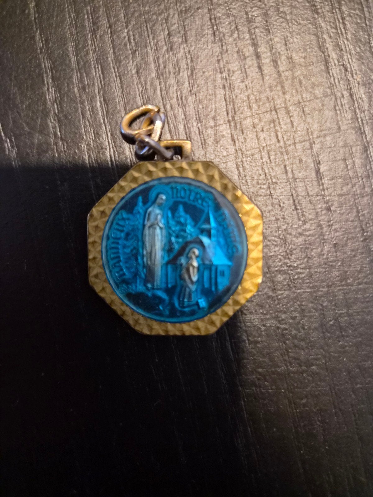 Belgische religieuze medaille, Ophalen