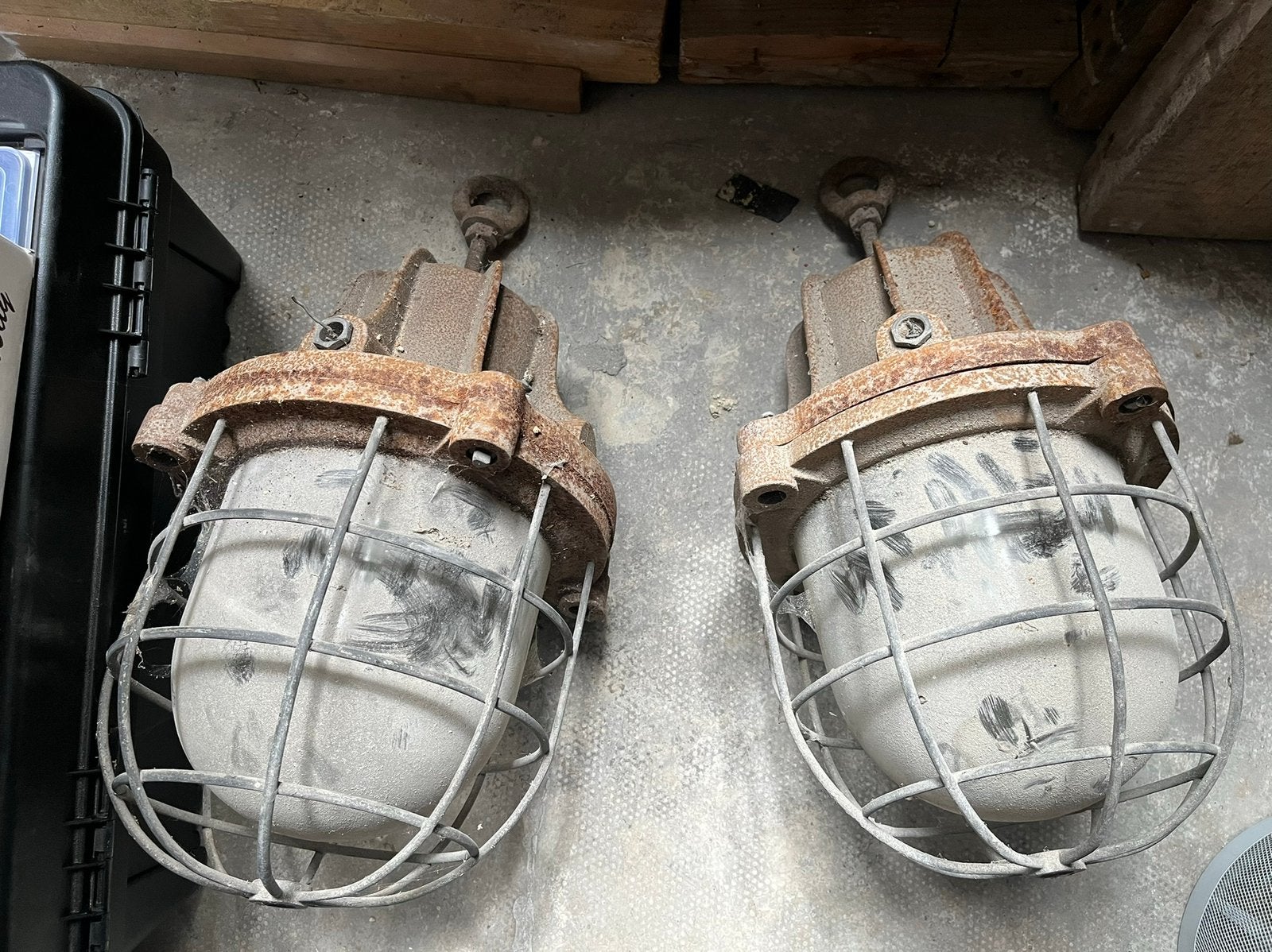 Paire de 2 lampes industrielles antidéflagrantes 22kg/piece, Ophalen, Zo goed als nieuw