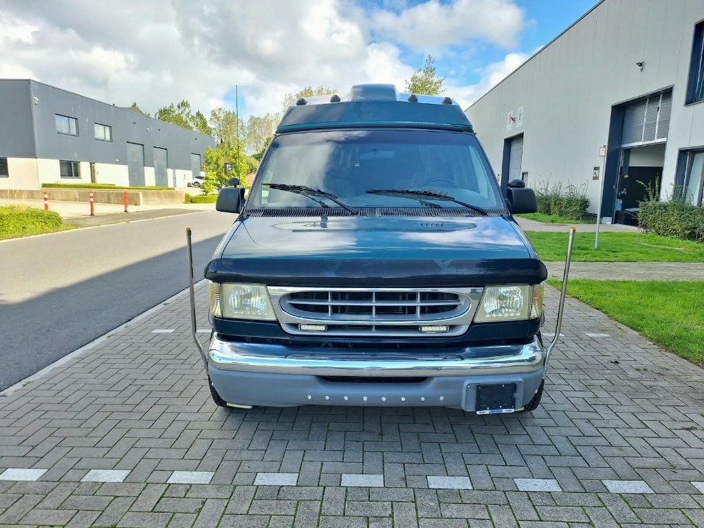 Ford E150 CAMPER  4.6 V8 | LPG + BENZINE, Caravans en Kamperen, Automaat, Bestuurdersdeur, Ford, Tot en met 2