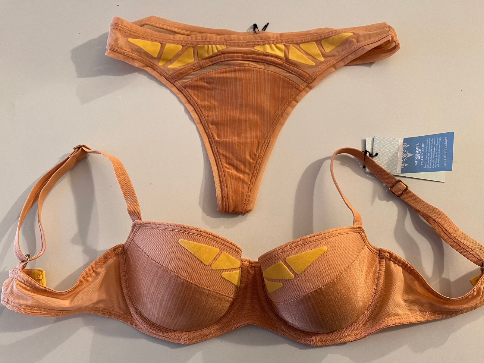 nieuw BH maat 75B + 2 strings maat M Marlies Dekkers, Kleding | Dames, Ophalen, Meerkleurig, BH
