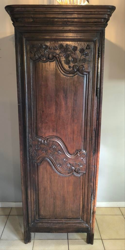 Ancienne armoire homme debout, Antiquités & Art, Antiquités | Meubles | Armoires, Enlèvement
