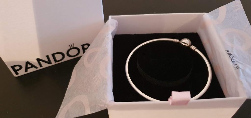 NEUF ! Bracelet PANDORA jonc fermoir logo Pandora en argent, Enlèvement, Neuf, Argent, Argent