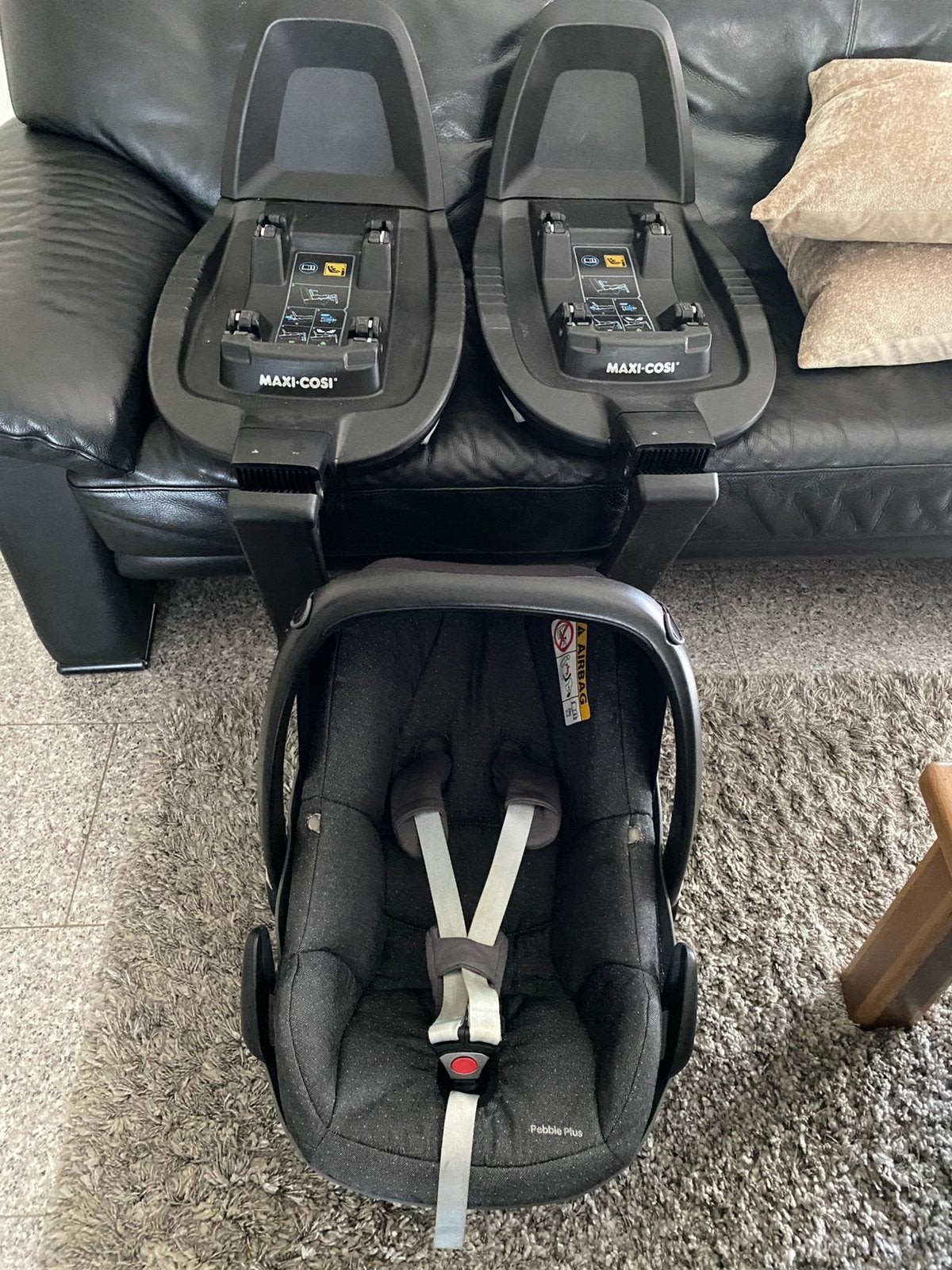 Maxicosi pebble plus en isofix familyfix, Ophalen, Zo goed als nieuw, Isofix