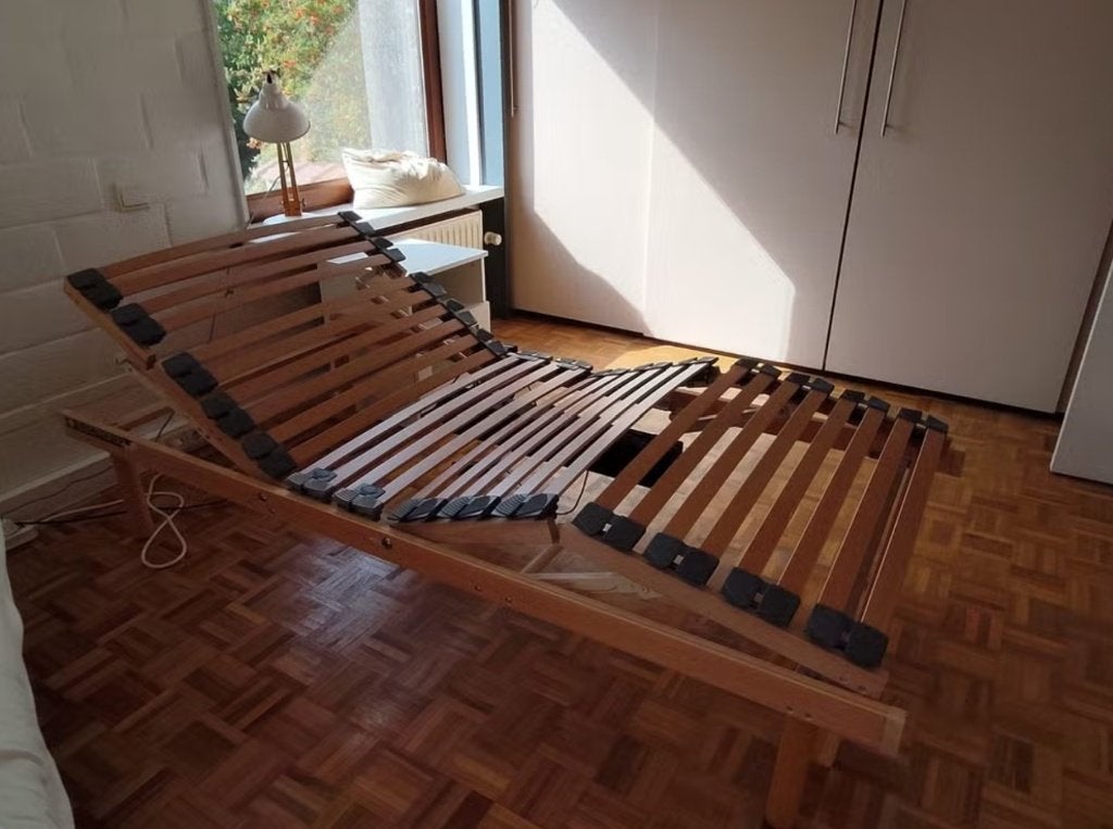 2 x sommiers électriques avec télécommande, Enlèvement, Utilisé, Bois