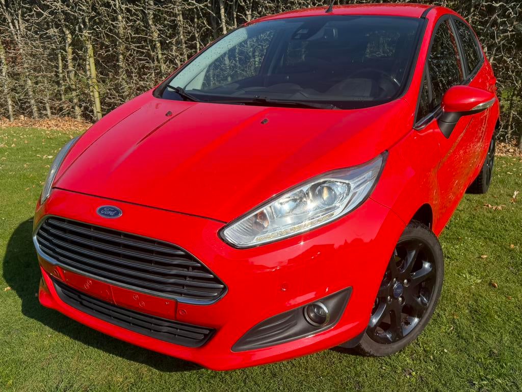 Ford fiesta 1.0ecoboost, FULL OPTION, GEKEURD!!!, Auto's, Ford, Voorwielaandrijving, Euro 5, Zwart, Elektrische ramen