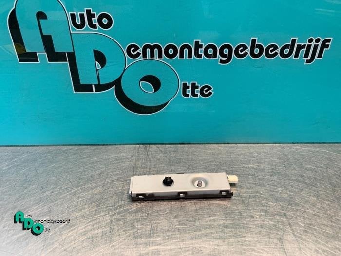 Antenne amplificateur d'un Mercedes E-Klasse (E-Klasse 16-), Neuf, 3 mois de garantie, -, -
