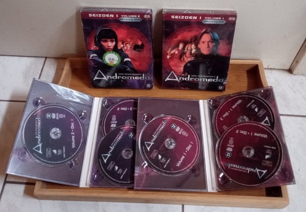 "Gene Roddenberry's Andromeda S1" 6x DVD (1x afgespeeld), Ophalen of Verzenden, Zo goed als nieuw