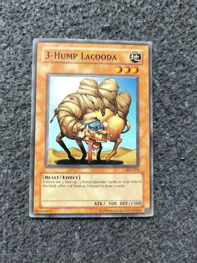 Yu-Gi-Oh! 3-Hump Lacooda kaart, Hobby en Vrije tijd, Verzamelkaartspellen | Yu-gi-Oh!, Ophalen of Verzenden, Gebruikt, Losse kaart