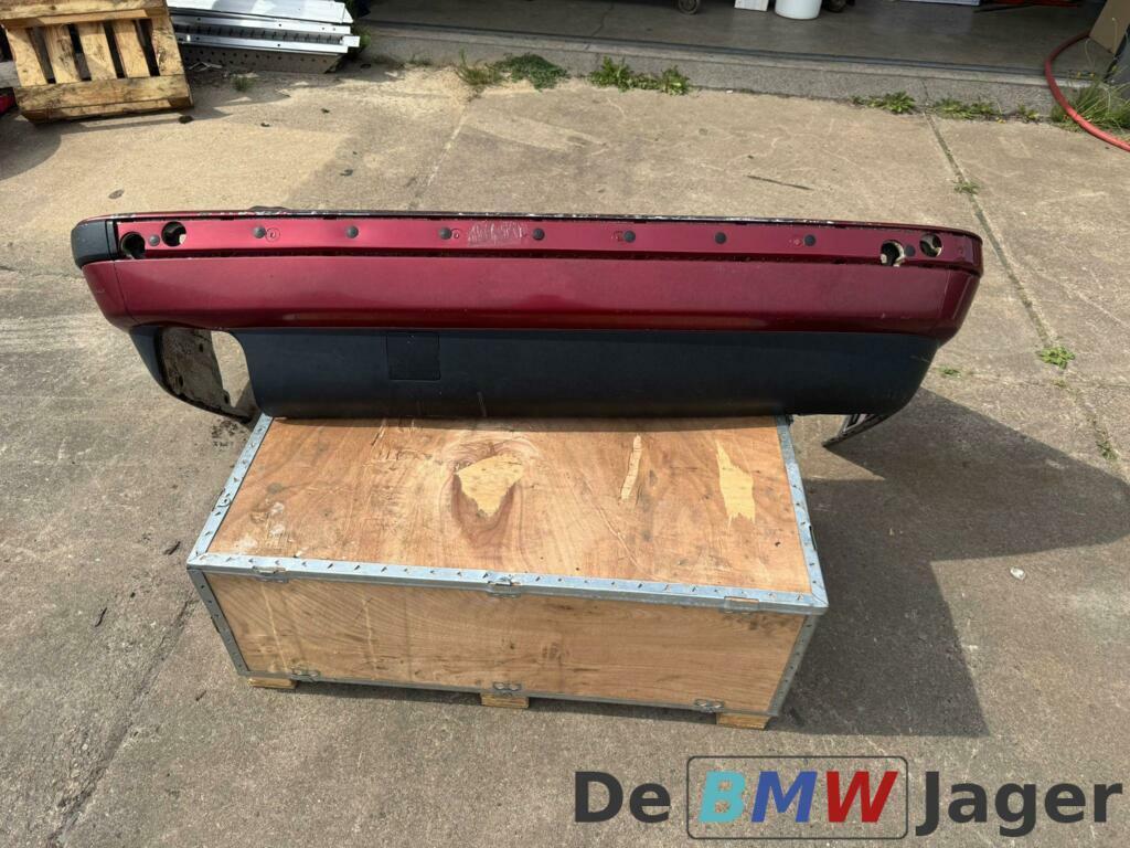 Achterbumper rood BMW 5-serie E34 51121944180, Auto-onderdelen, Gebruikt, Ophalen of Verzenden, Achter, Bumper