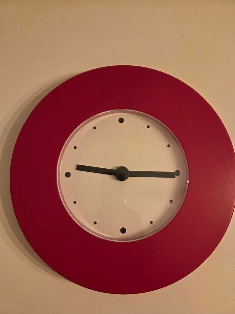 Klok Ikea rood, Ophalen, Analoog