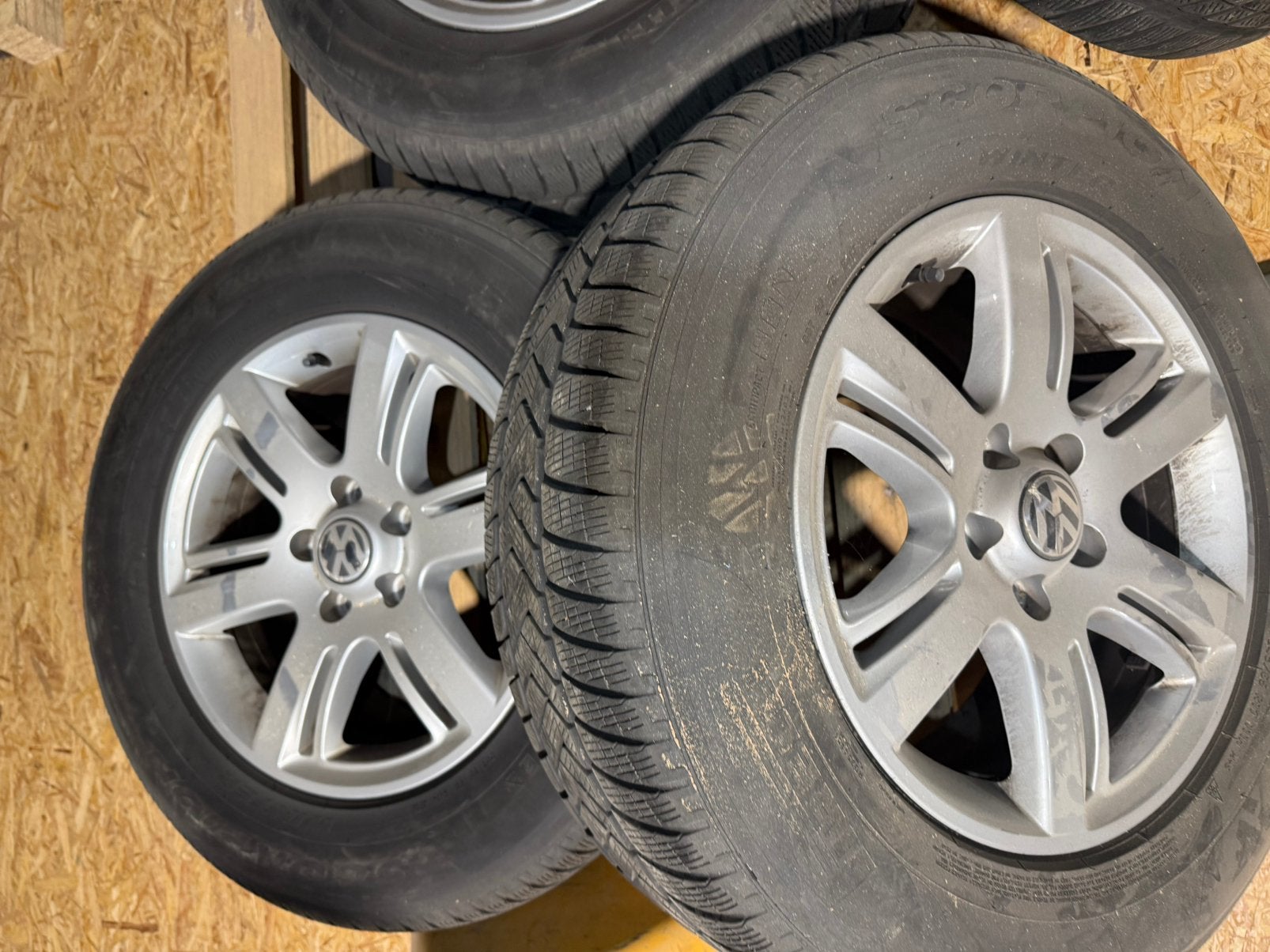 Volkswagen Amarok model 2020-2025, Auto-onderdelen, Ophalen, Band(en)
