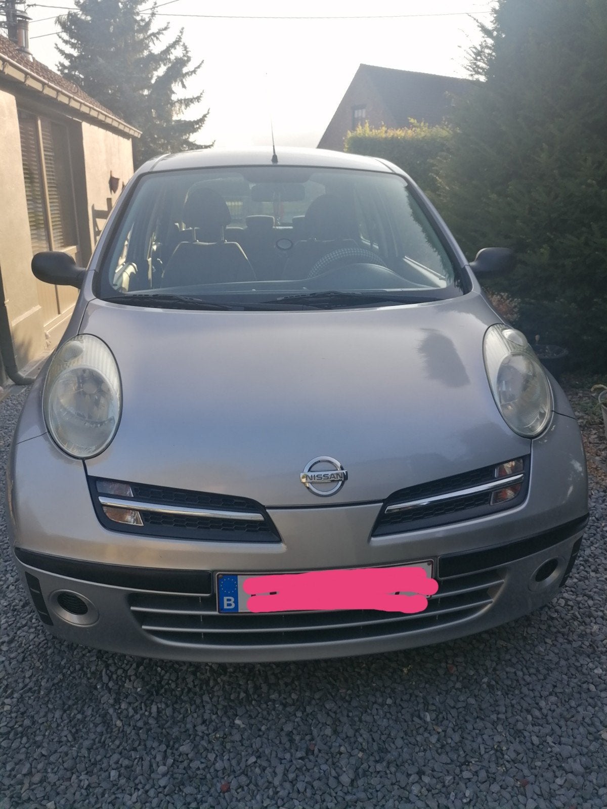 Nissan Micra, Enlèvement, Avant, Nissan