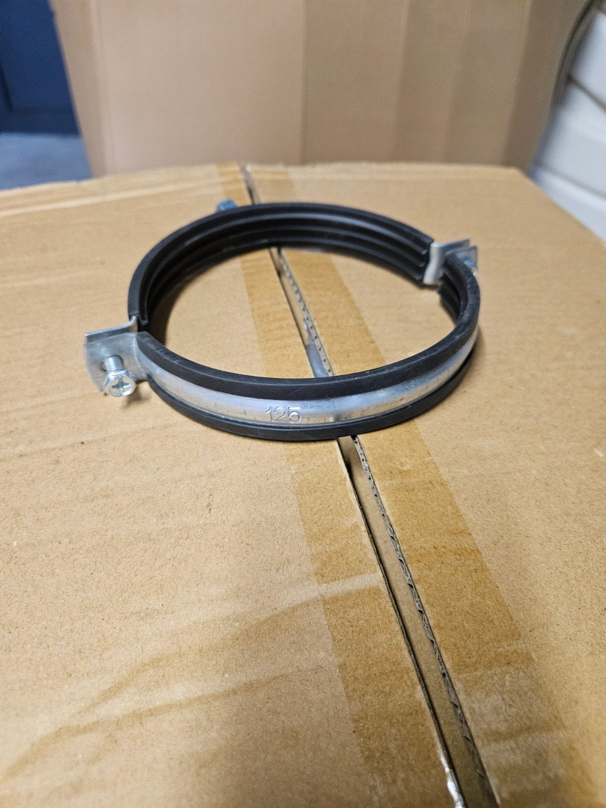 Beugel met rubberinleg, Doe-het-zelf en Bouw, Buizen en Afvoer, Ophalen
