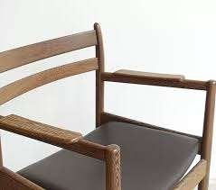 4 AZIATICA DINING CHAIRS VAN RIK GERARD VOOR VAN DEN BERGHE, Ophalen, Bruin, Hout, Zo goed als nieuw