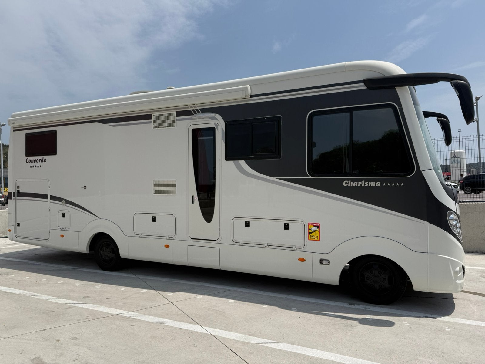 Concorde Charisma 3 Full 900L  Mod 2015, Caravanes & Camping, Autres marques, Jusqu'à 6, Intégral, 8 à 9 mètres