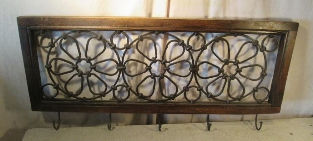 Magnifique porte-manteau mural ancien en bois et métal 75x34, Enlèvement ou Envoi, Comme neuf, Bois, Portemanteau mural