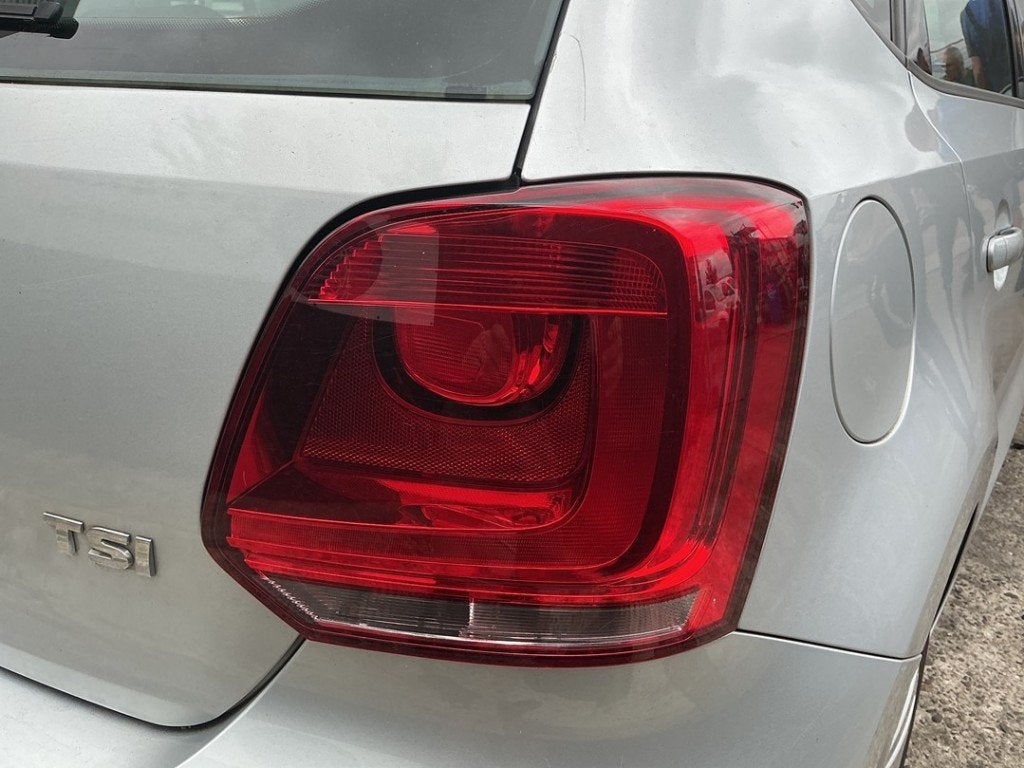 FEU ARRIÈRE DROIT Volkswagen Polo V (6R) (|6R0945096AH|), Volkswagen, Volkswagen AG, Utilisé, Kundenbetreuung@volkswagen.de