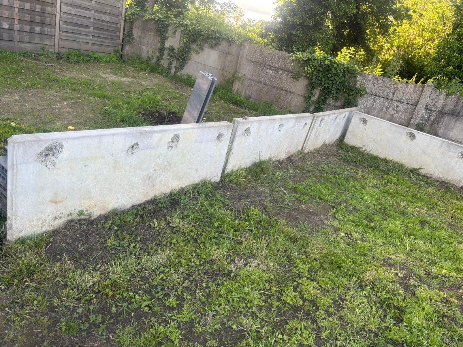 Keerwanden/ L-elementen beton, Tuin en Terras, Overige Tuin en Terras, Ophalen, Zo goed als nieuw