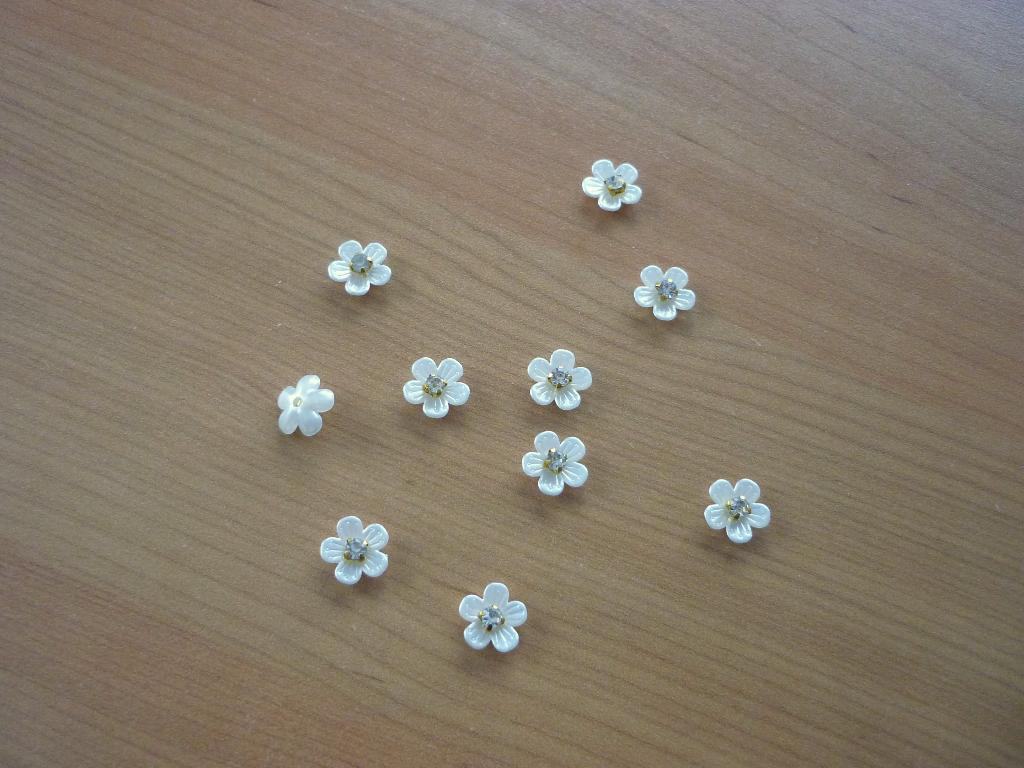 Lot van 10 parelmoer witte bloemen met centrale strasssteen, Ophalen of Verzenden