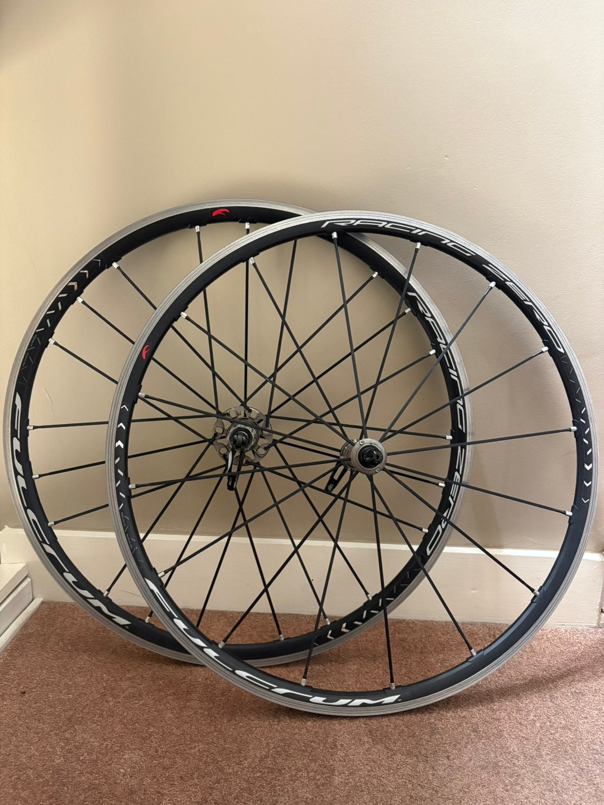Paire de roues Fulcrum Racing Zero Alu C17 – Excellent état, Enlèvement, Comme neuf, Roue, Aluminium