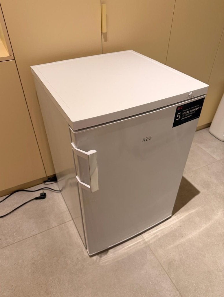 Kleine diepvries 85L (AEG) in uitstekende staat, Minder dan 85 cm, Minder dan 60 cm, Zo goed als nieuw, Vrijstaand