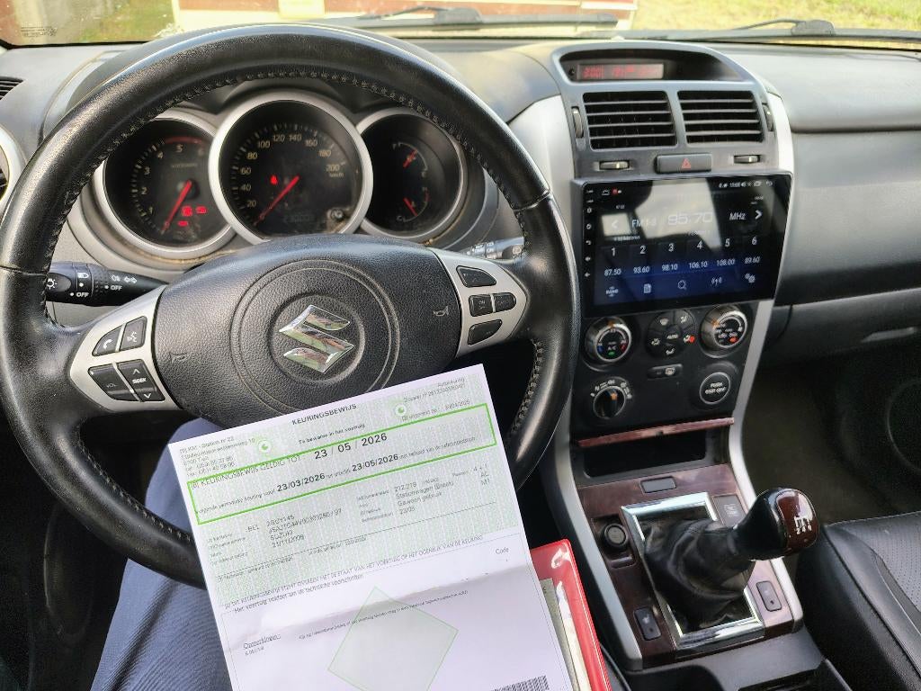 Suzuki Grand Vitara 4x4 2008, Autos, Suzuki, Cuir, Argent ou Gris, Achat, Système audio