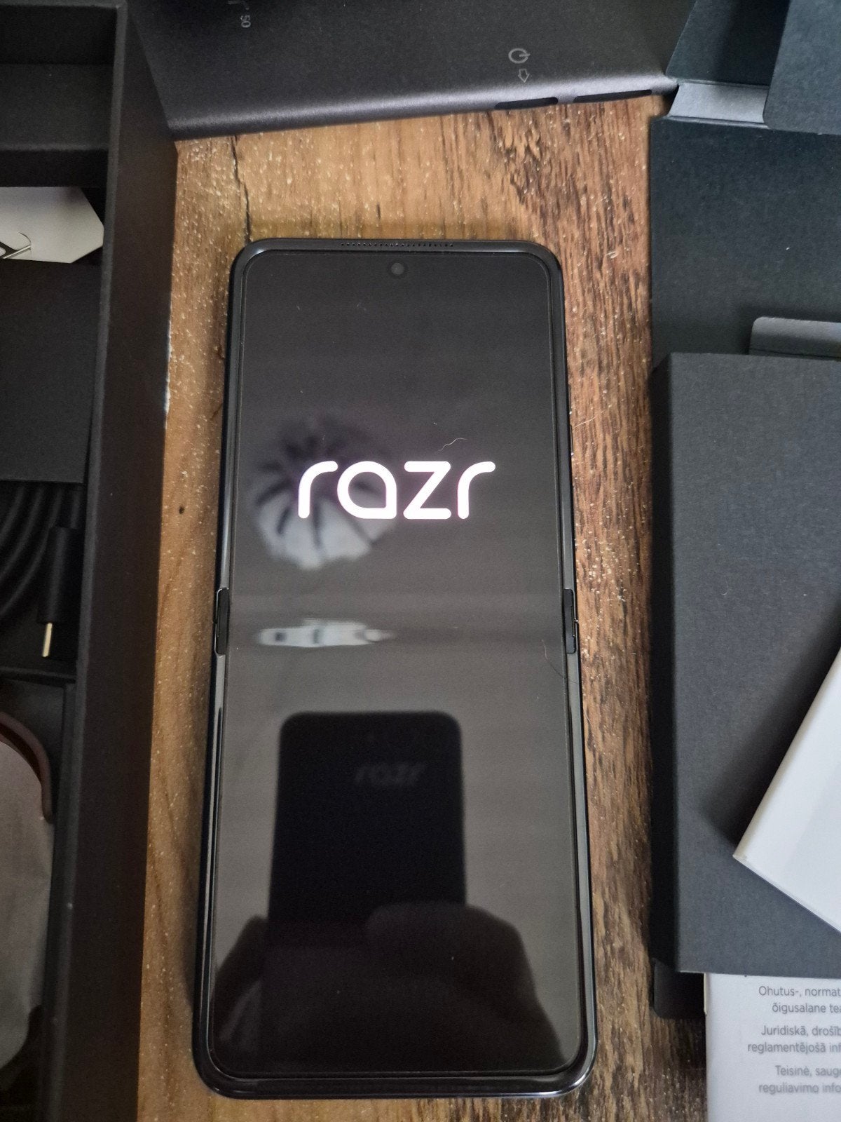 Motorola razr 50 flip phone comme neuf & sous garantie, Télécoms, Téléphonie mobile | Motorola, Comme neuf, Sans abonnement, Sans simlock
