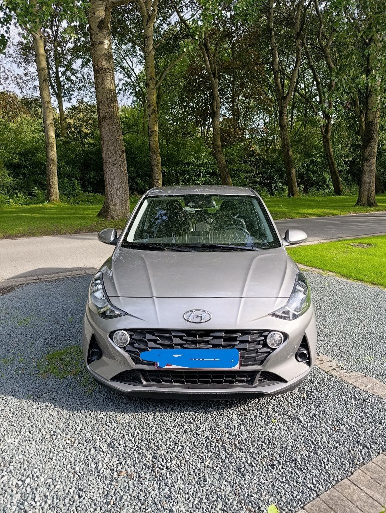Hyundai   i 10, Autos, Argent ou Gris, Achat, Boîte manuelle, Entretenue par le concessionnaire