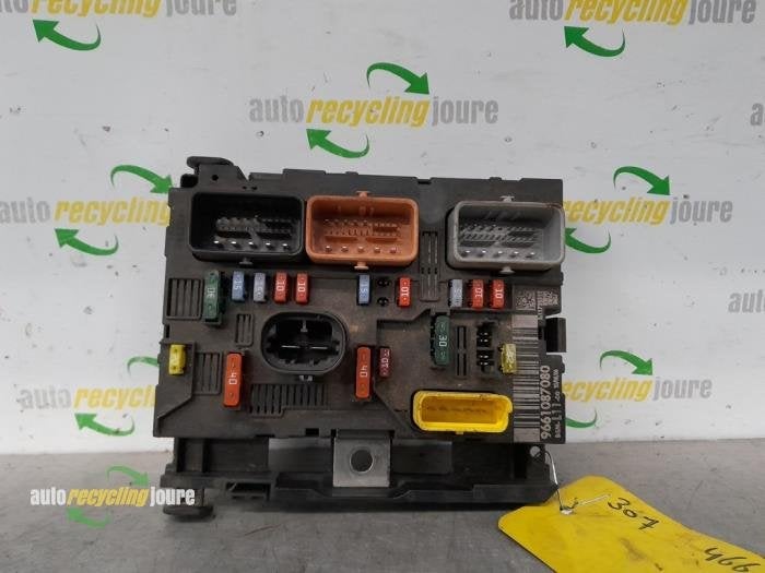 Boîte à fusibles d'un Peugeot 307, -, -, 3 mois de garantie, Utilisé