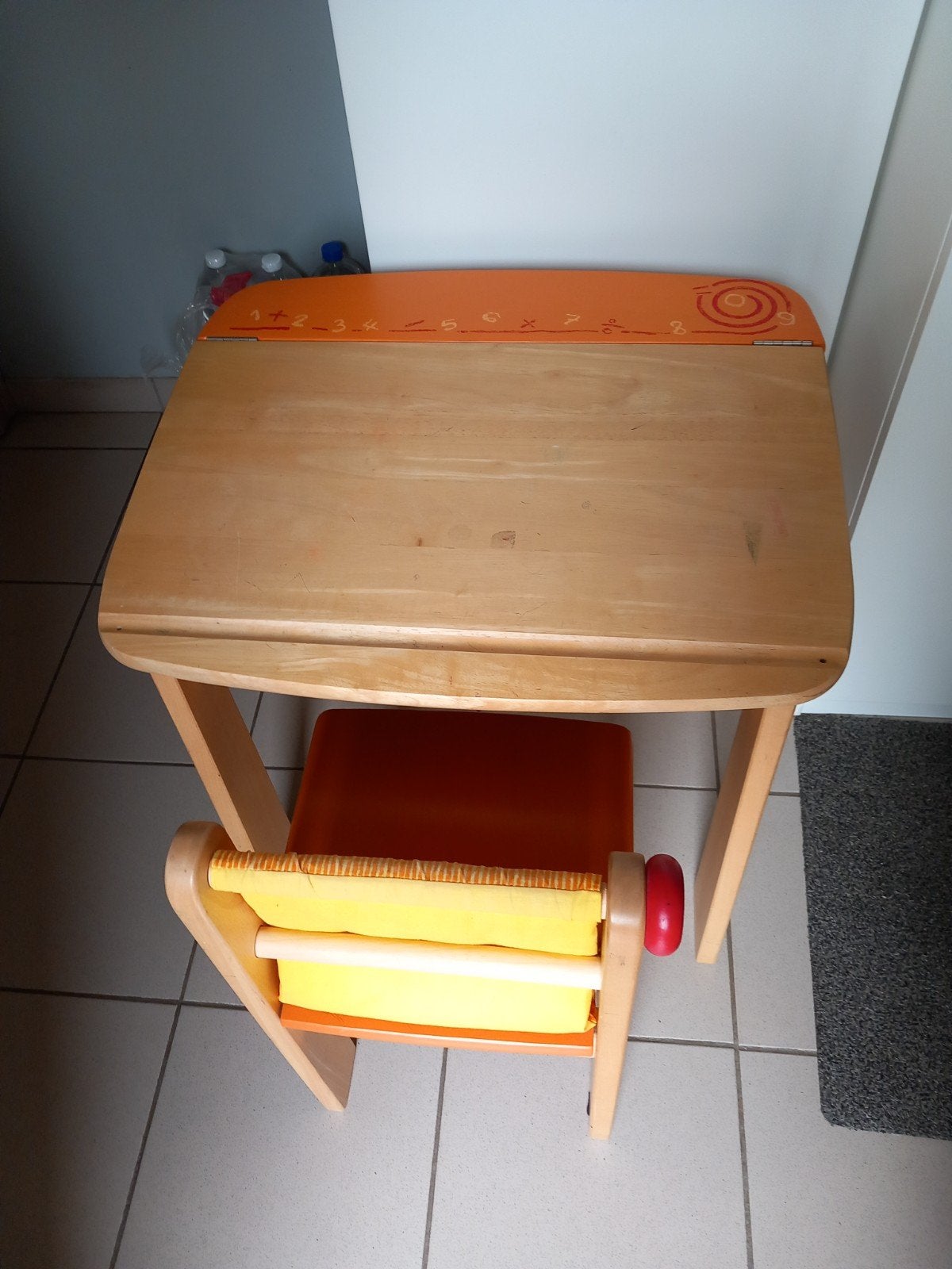 Houten schrijftafeltje peuter/kleuter, Ophalen