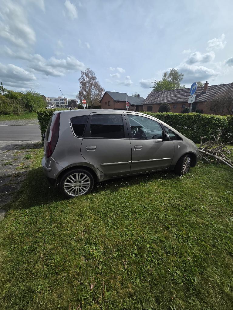 mitsubishi colt V, Auto's, Mitsubishi, Voorwielaandrijving, Zwart, 5 deurs, Particulier