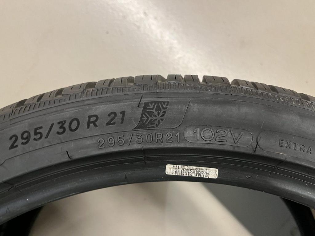 2x Michelin Pilot Alpin 5 winter NO 295-30-21 102v, Ophalen, Gebruikt, 295 mm, -