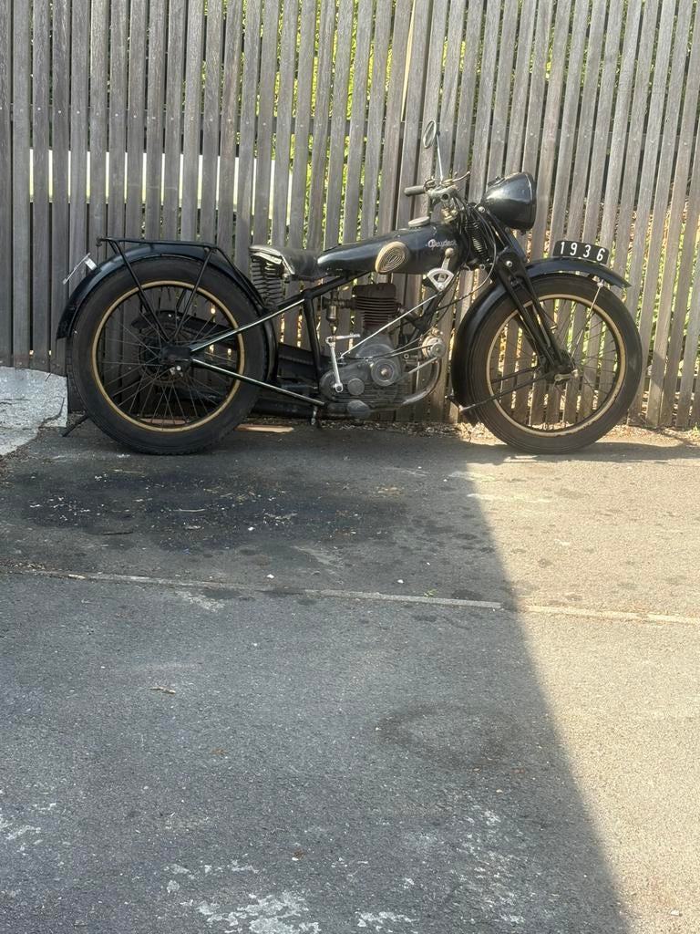 Moto ancetre peugeot p109